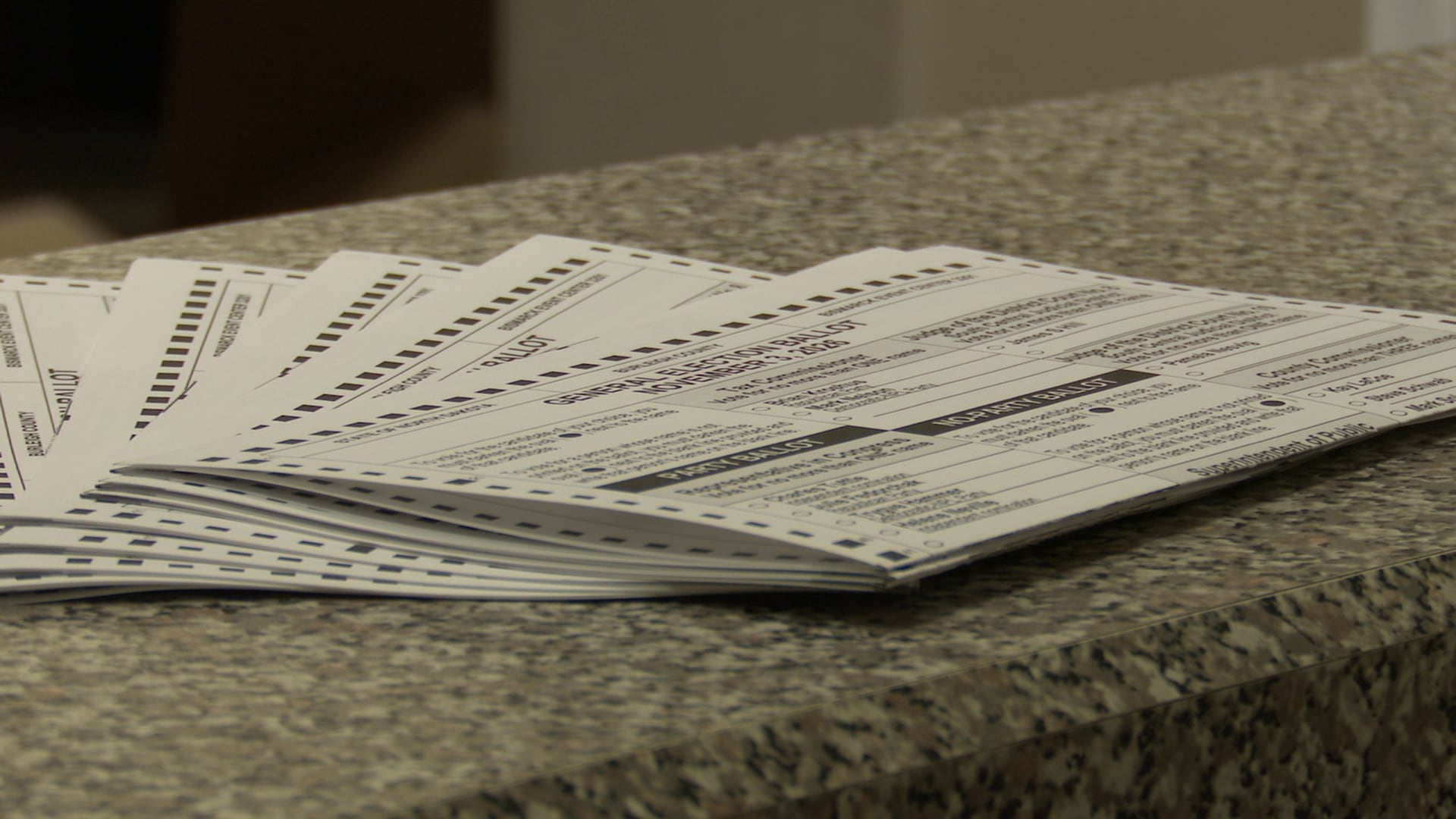 North Dakota voters to decide on amendment approval threshold