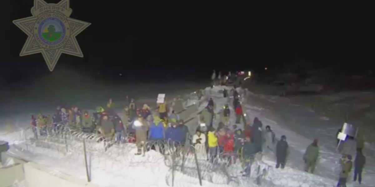 Five more DAPL protest arrests